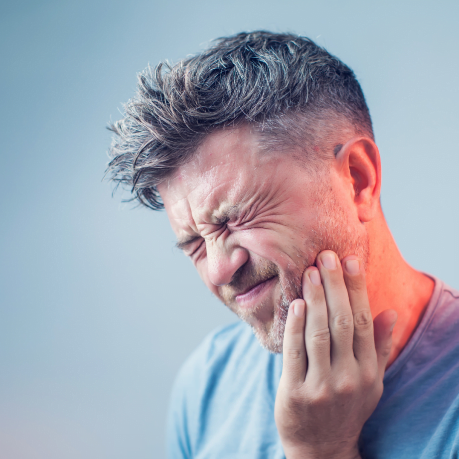 5 Essential Oils to Treat Tooth Abscess Pain Fast